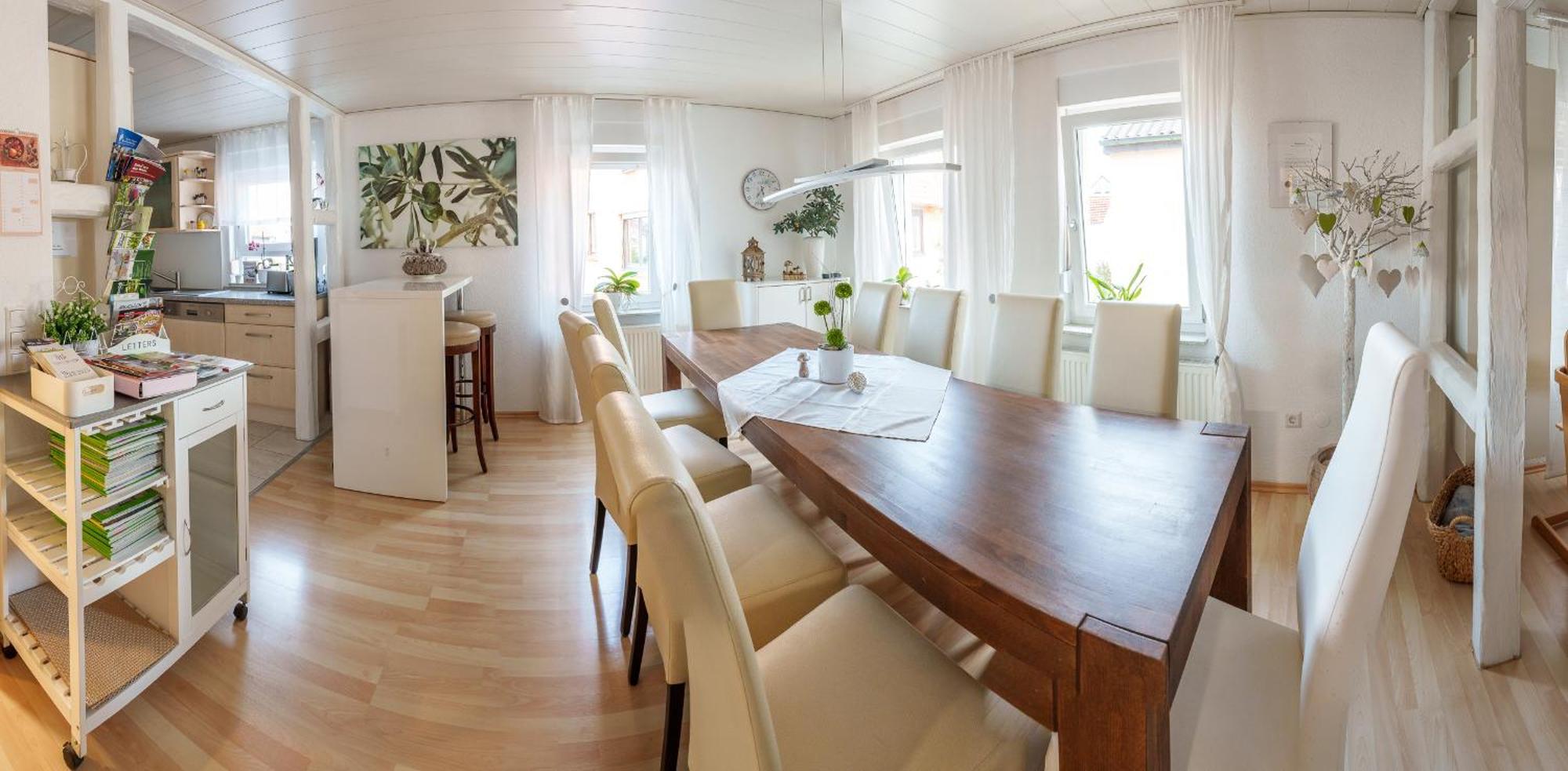 Wilhelm Appartements 100Qm Im Zentrum Brackenheim Naehe Tripsdrill Екстер'єр фото