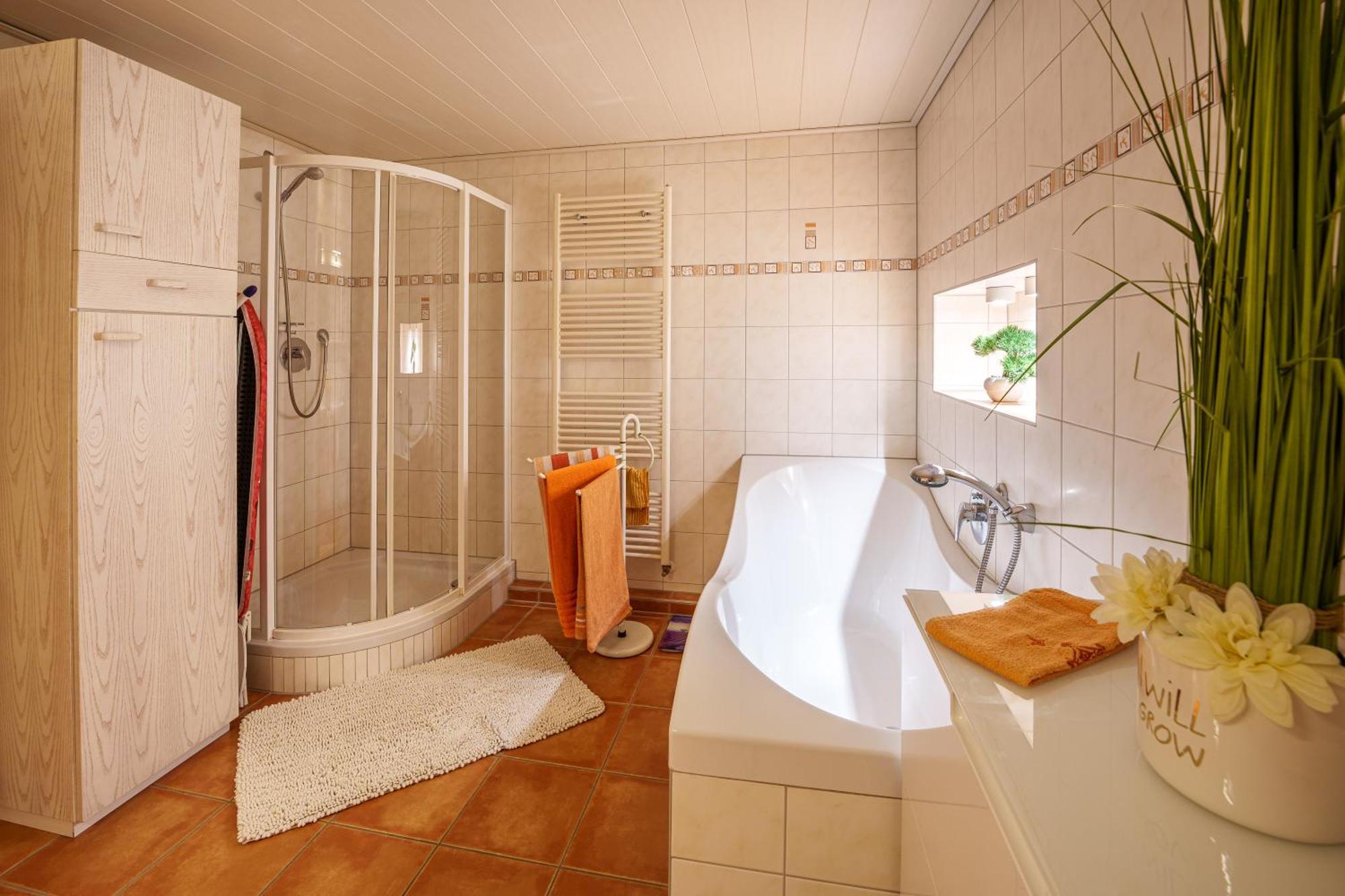 Wilhelm Appartements 100Qm Im Zentrum Brackenheim Naehe Tripsdrill Екстер'єр фото