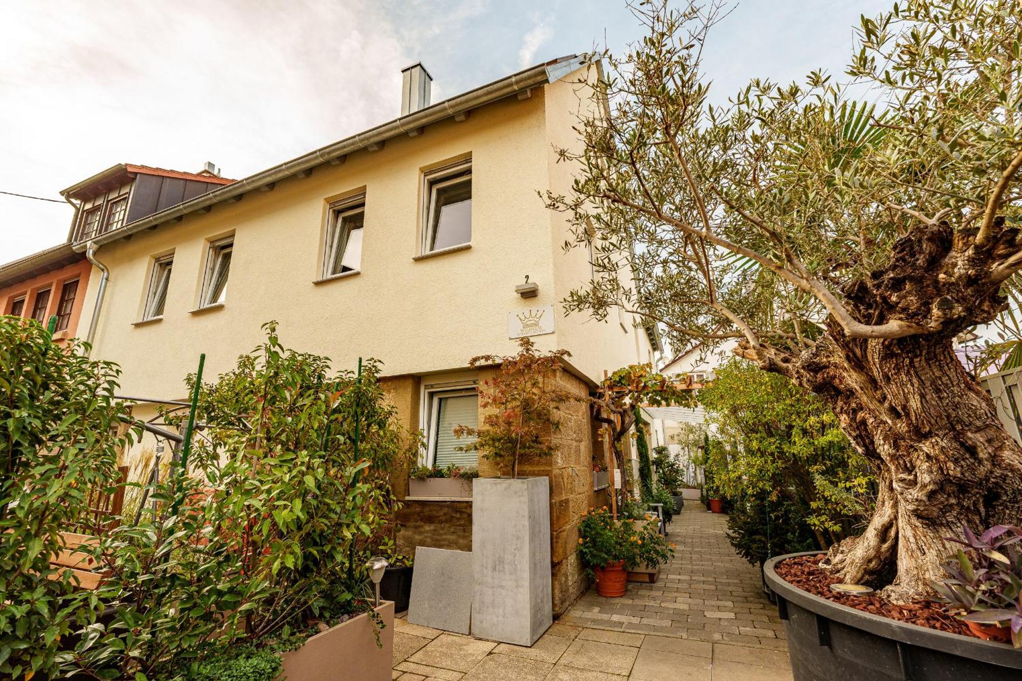 Wilhelm Appartements 100Qm Im Zentrum Brackenheim Naehe Tripsdrill Екстер'єр фото